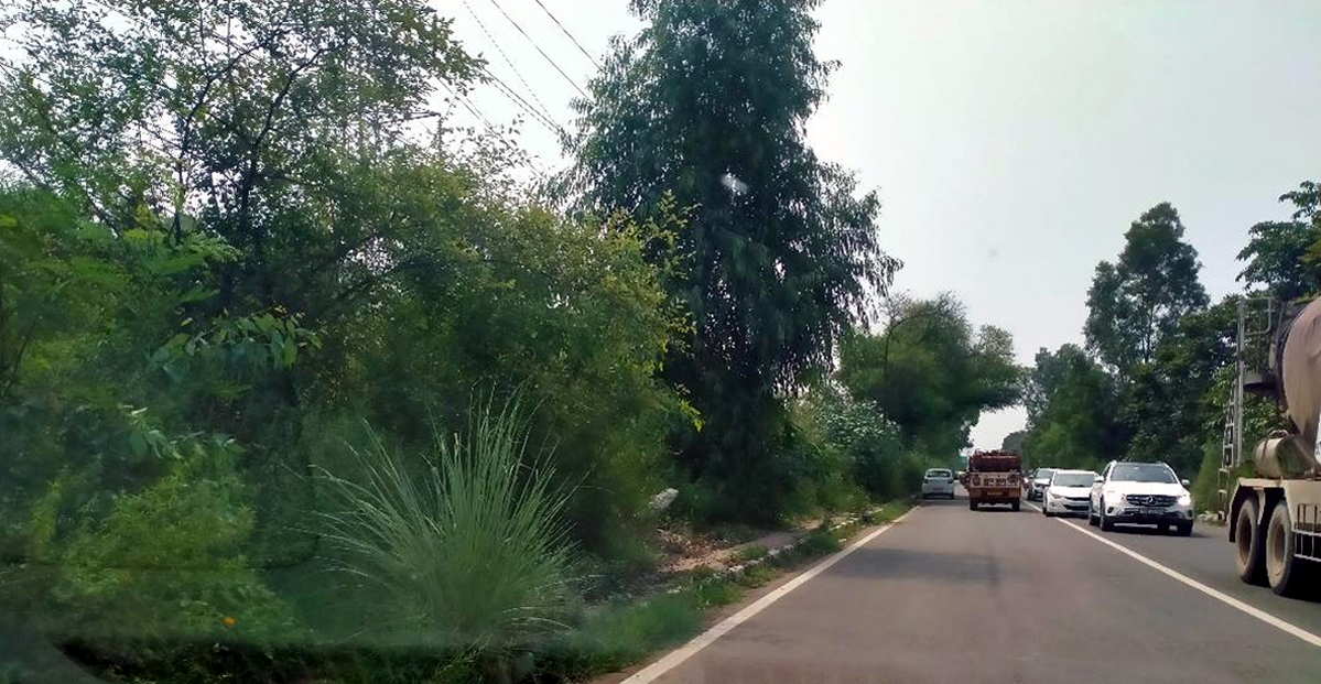 Accidents are happening daily due to lack of cleanliness of the pavement of the road leading to the court complex industrial area